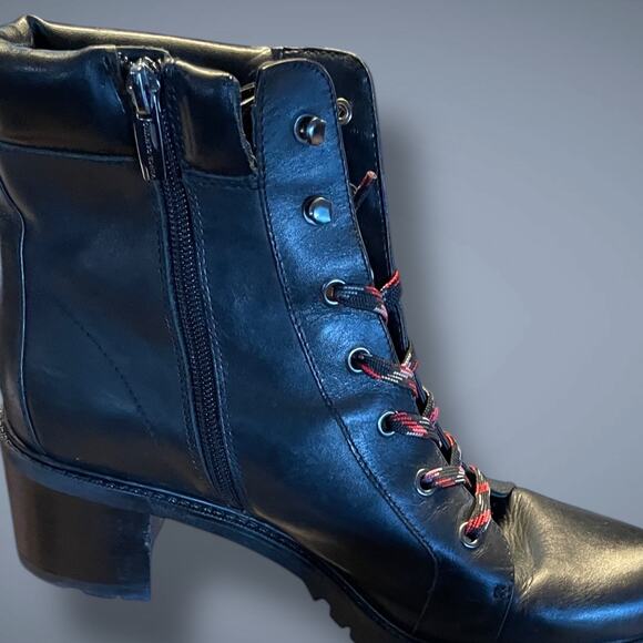 Women's Size 11 VINCE CAMUTO Gaviana Black Leather Boots Side Zip Lace Up Boots - Picture 4 of 15